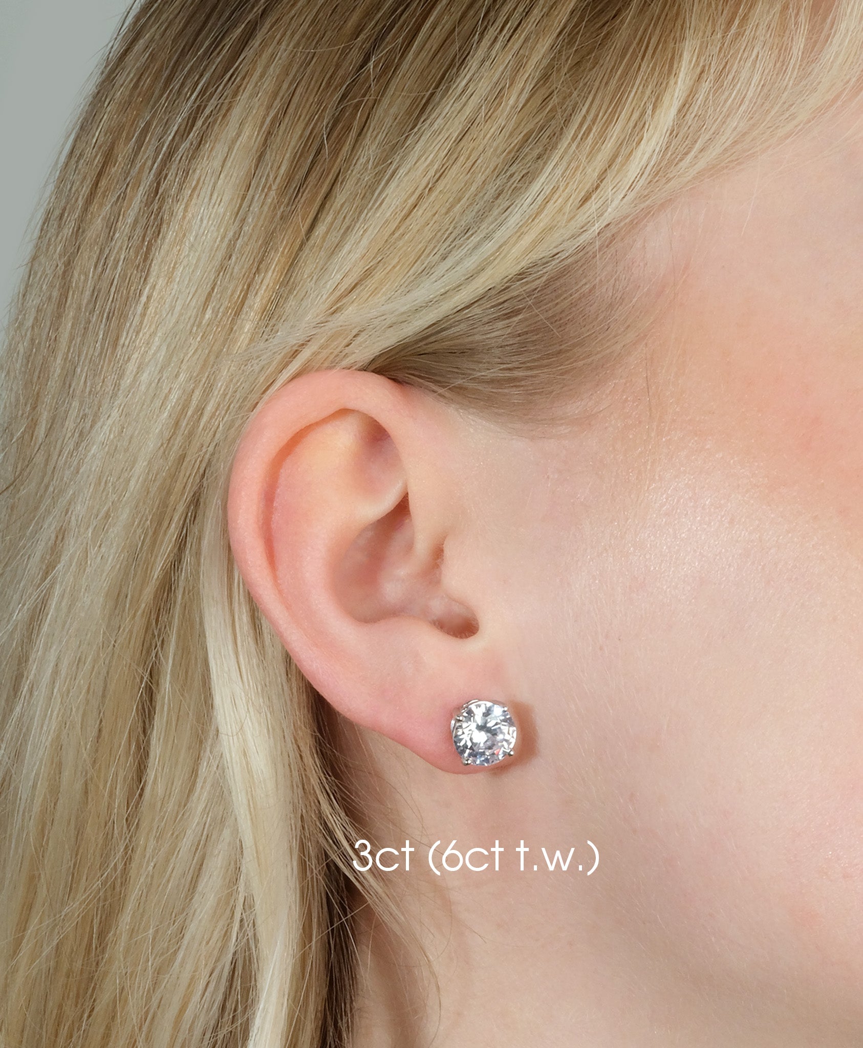 Classic Brilliant Round Diamond Stud Earrings | DEF VS