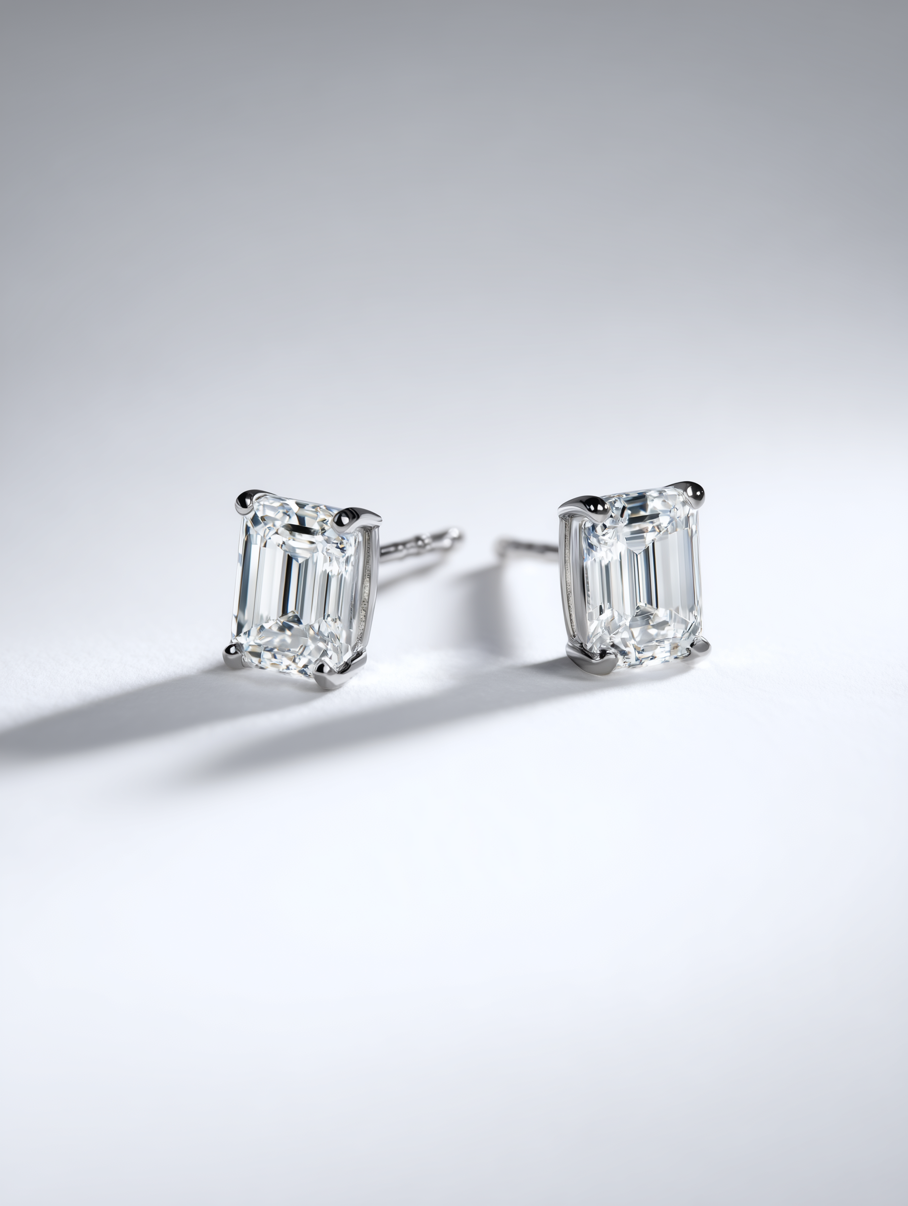 Emerald Diamond Stud Earrings | DEF VS