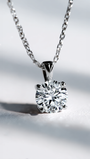 Round Diamond Pendant Necklace | DEF VS